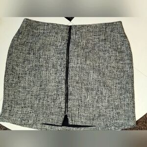 Banana Republic tweed mini skirt front zip size 12P.